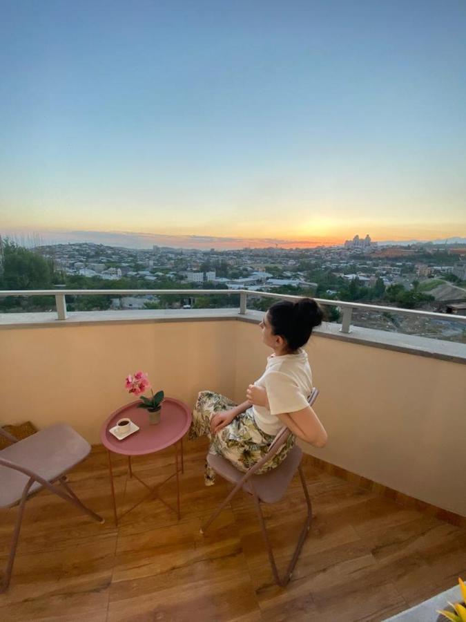 Beautiful Apartment With 3 Balconies In The Center Of Erivan Dış mekan fotoğraf